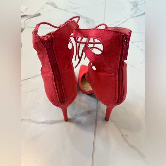 Breckelle’s (6) bright coral lace up heels. - Picture 7 of 7